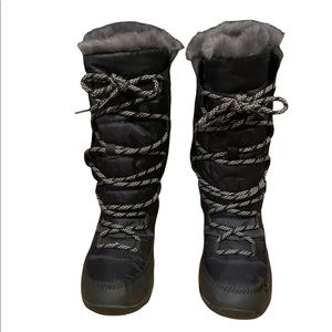 Sorel lace up waterproof black winter boots 9.5